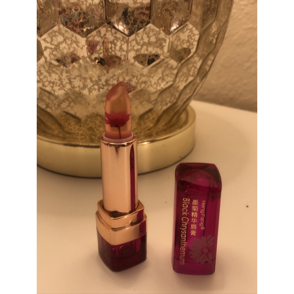 Lipstick - Picture 3 of 4